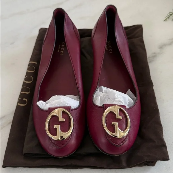 Gucci Ballet Flats Women's Red Wine Burgandy Leather with Gold Logo. - Picture 1 of 4